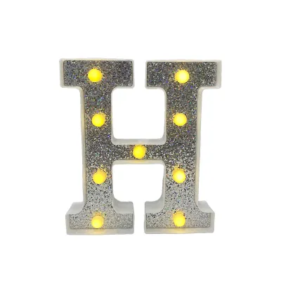 LAMPARA DE LETRA H 21.8CM FONDO PLATEADO BRILLANTE LUZ CALIDA